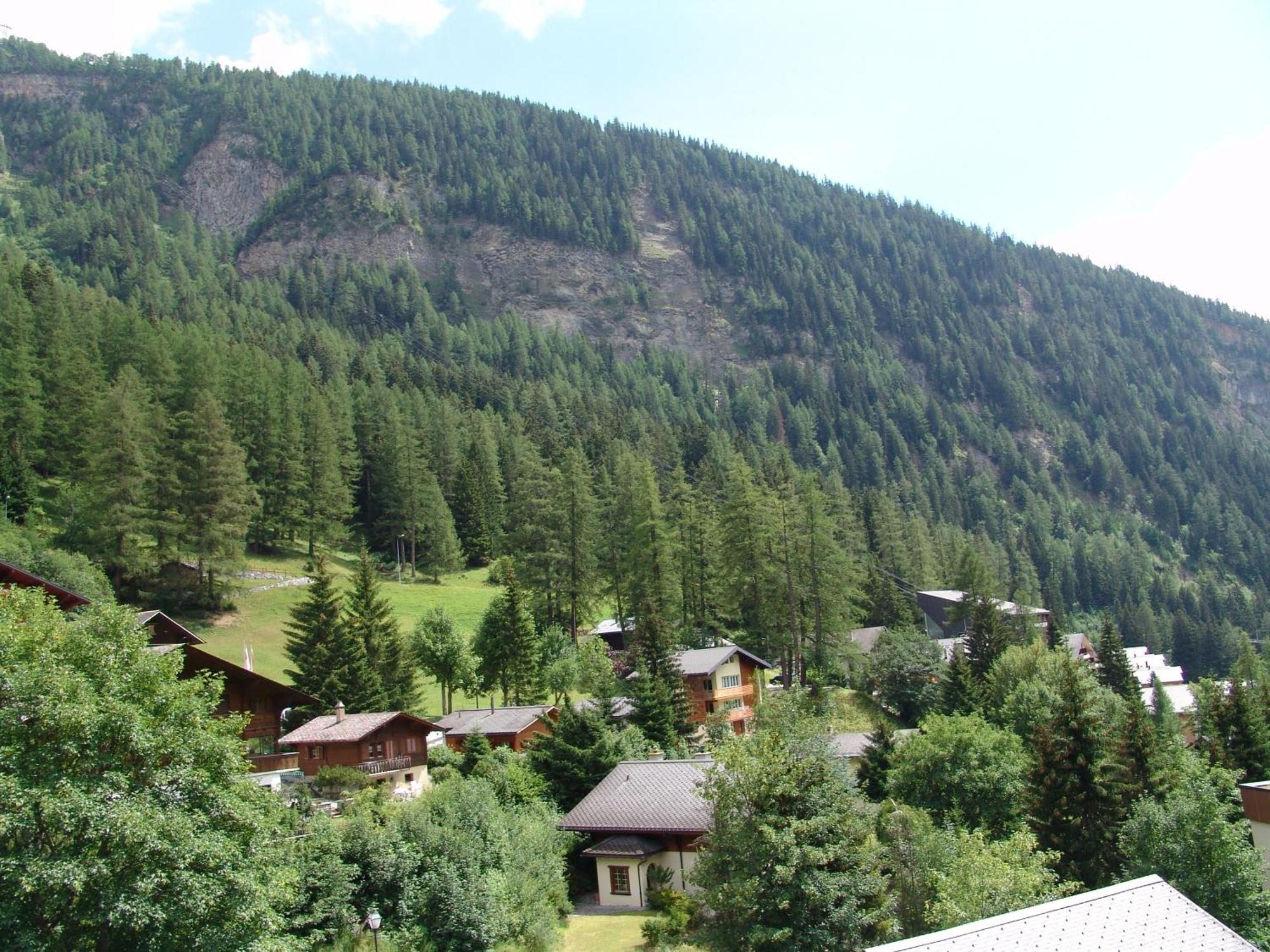 Apartments Haus Quelle Leukerbad Exteriör bild